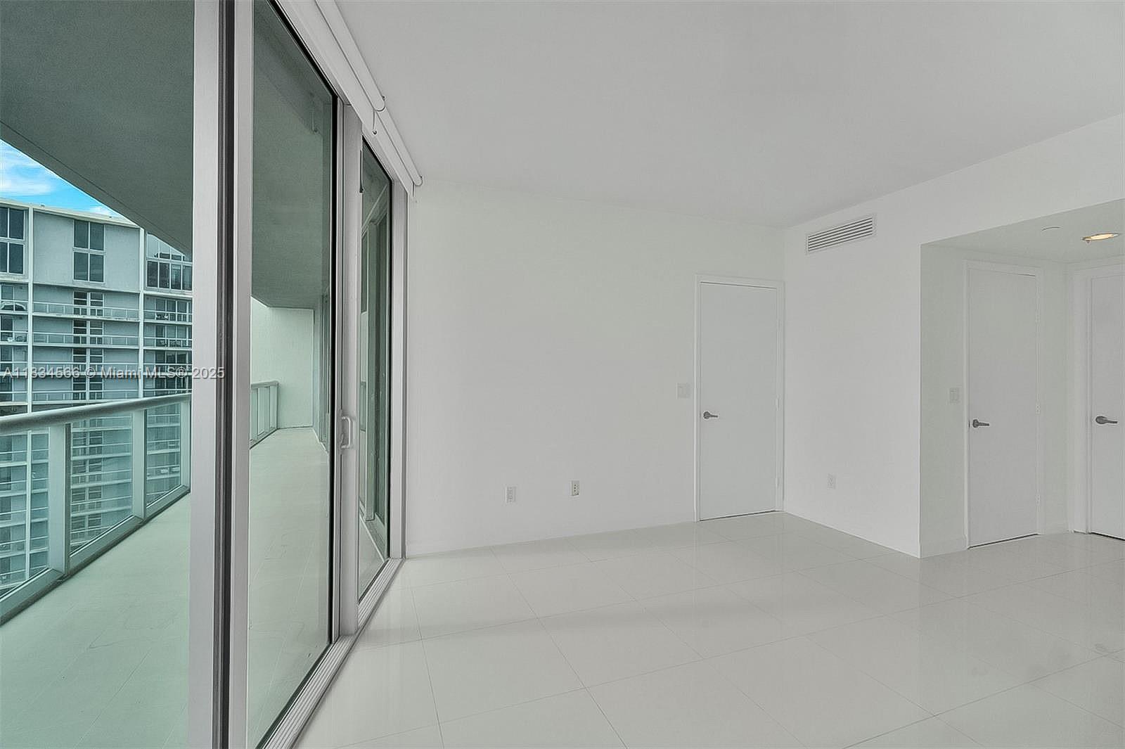 image Icon Brickell15