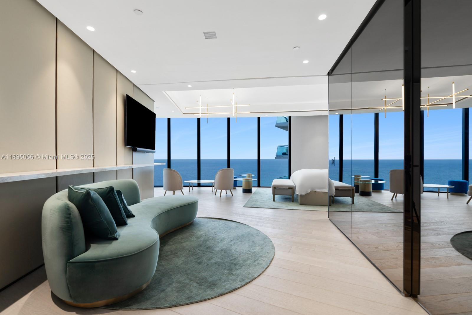 image Porsche Design Tower10