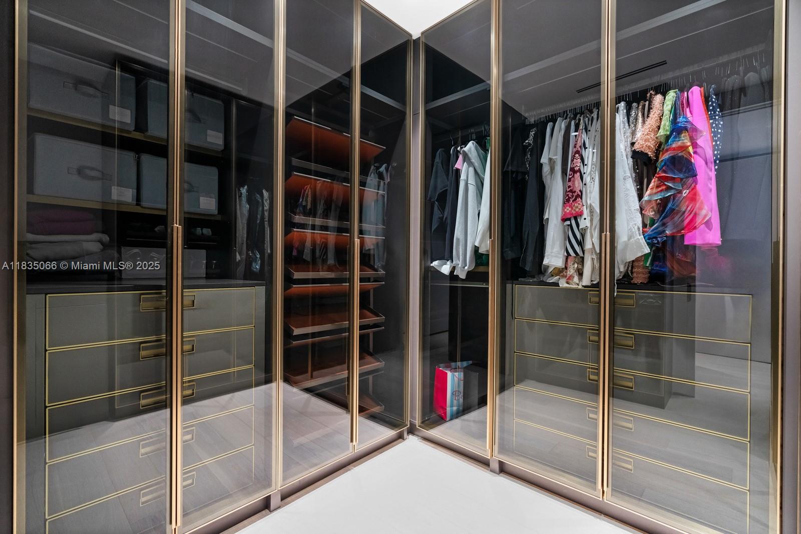 image Porsche Design Tower14