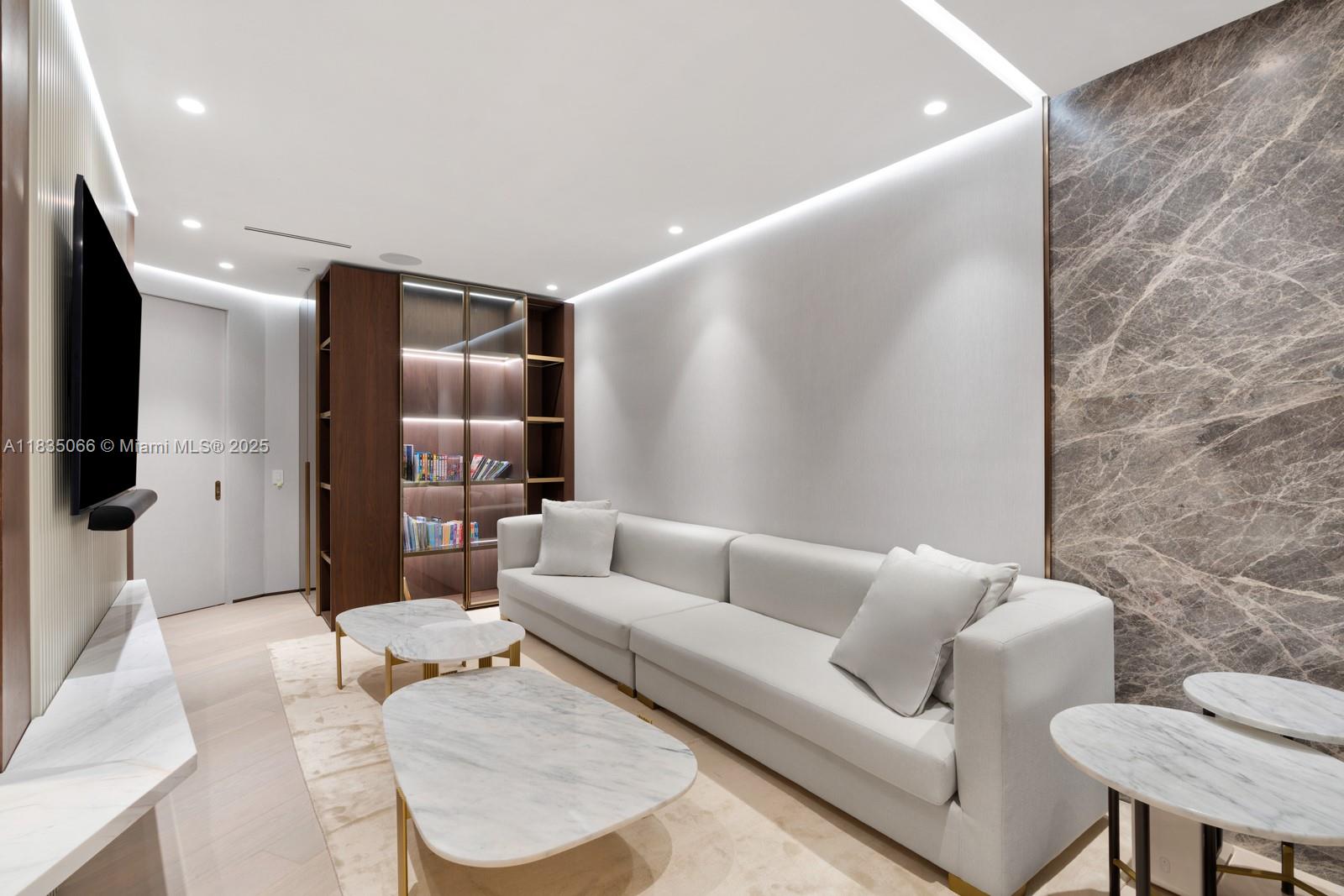 image Porsche Design Tower23