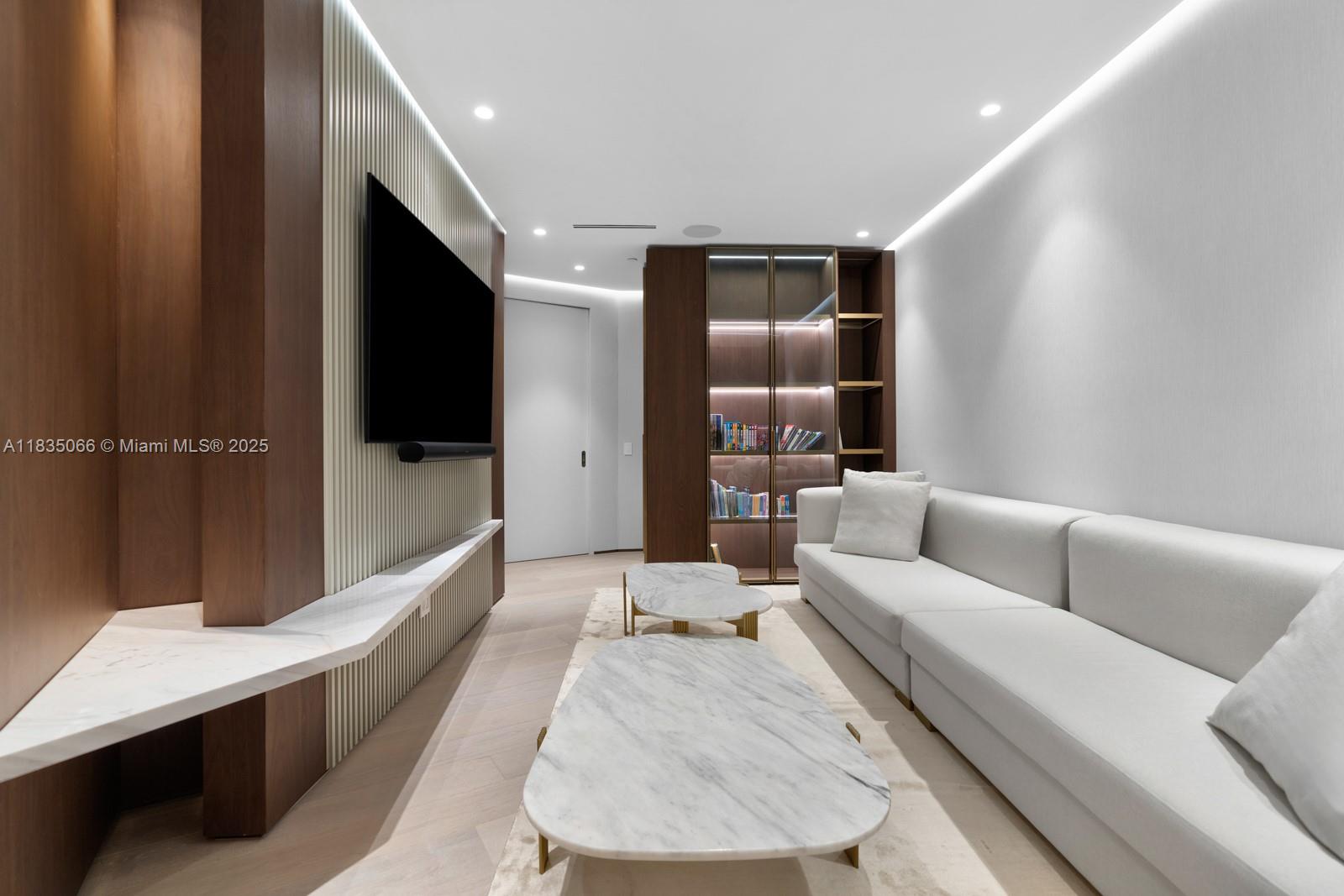 image Porsche Design Tower24