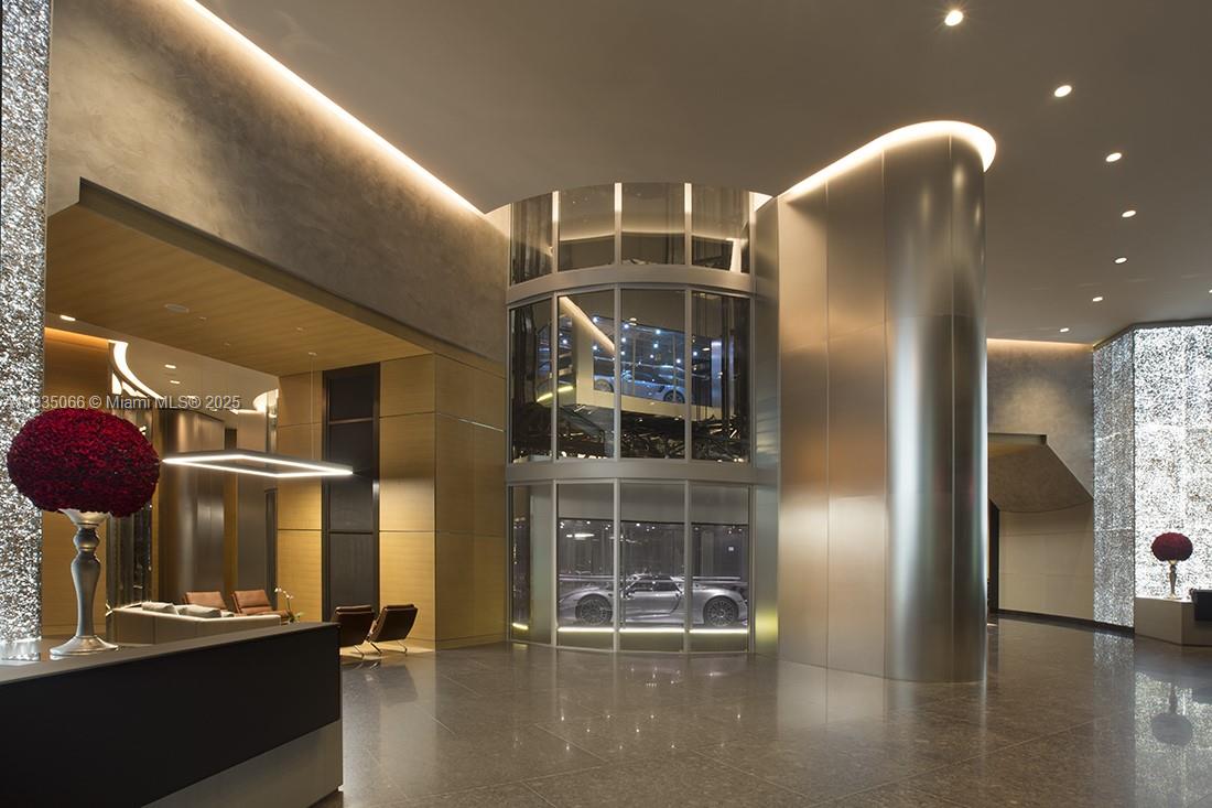 image Porsche Design Tower34