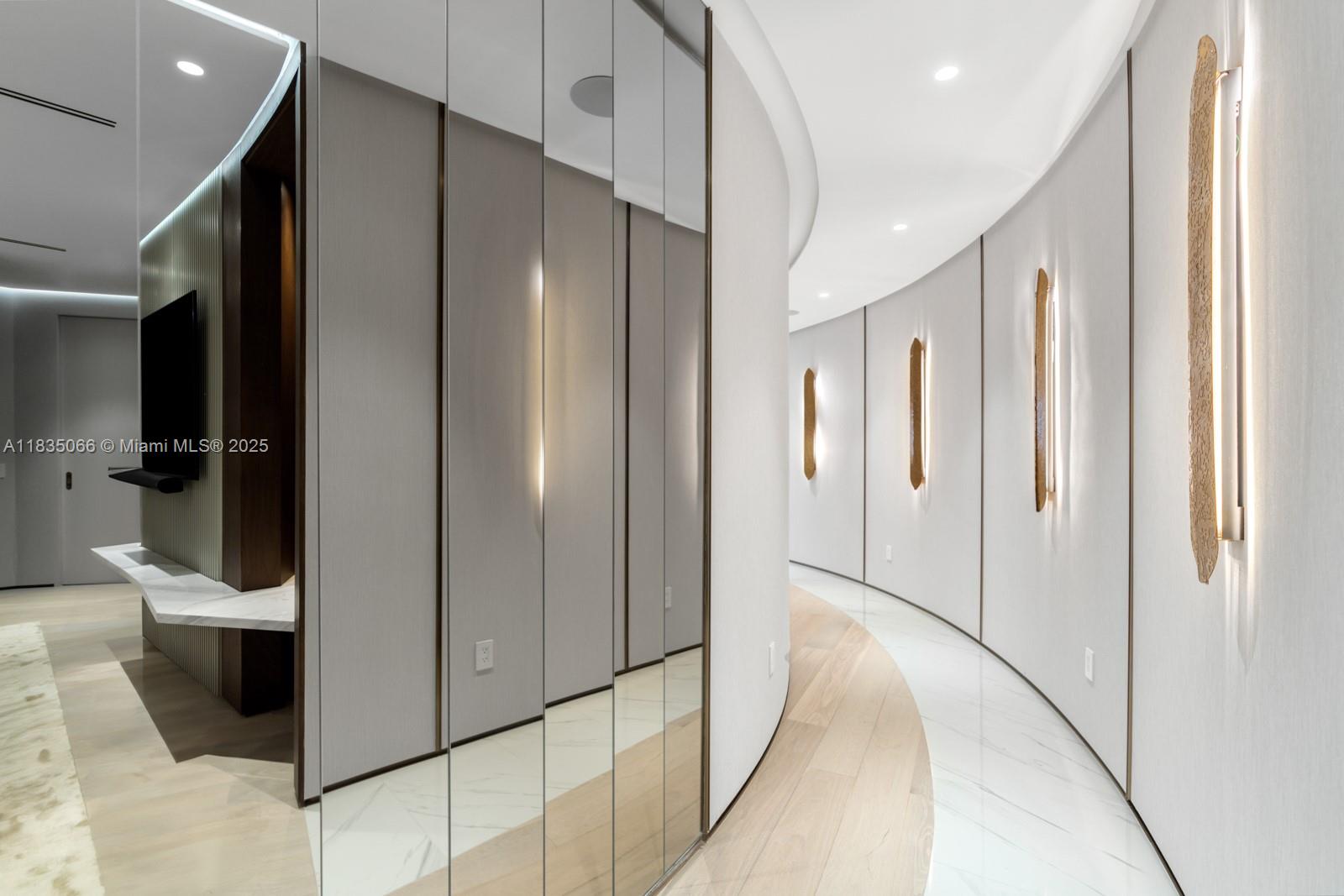 image Porsche Design Tower5