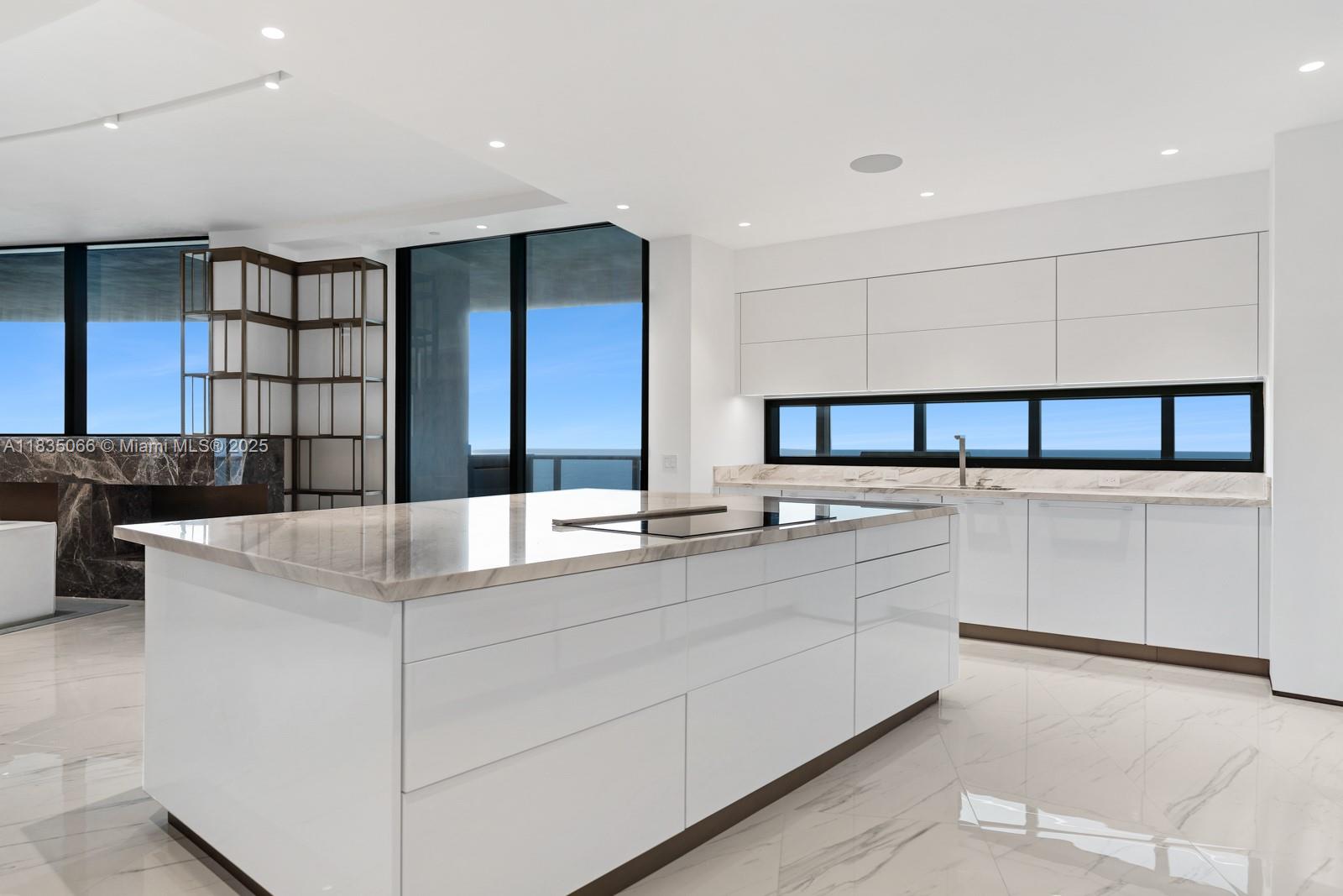 image Porsche Design Tower7