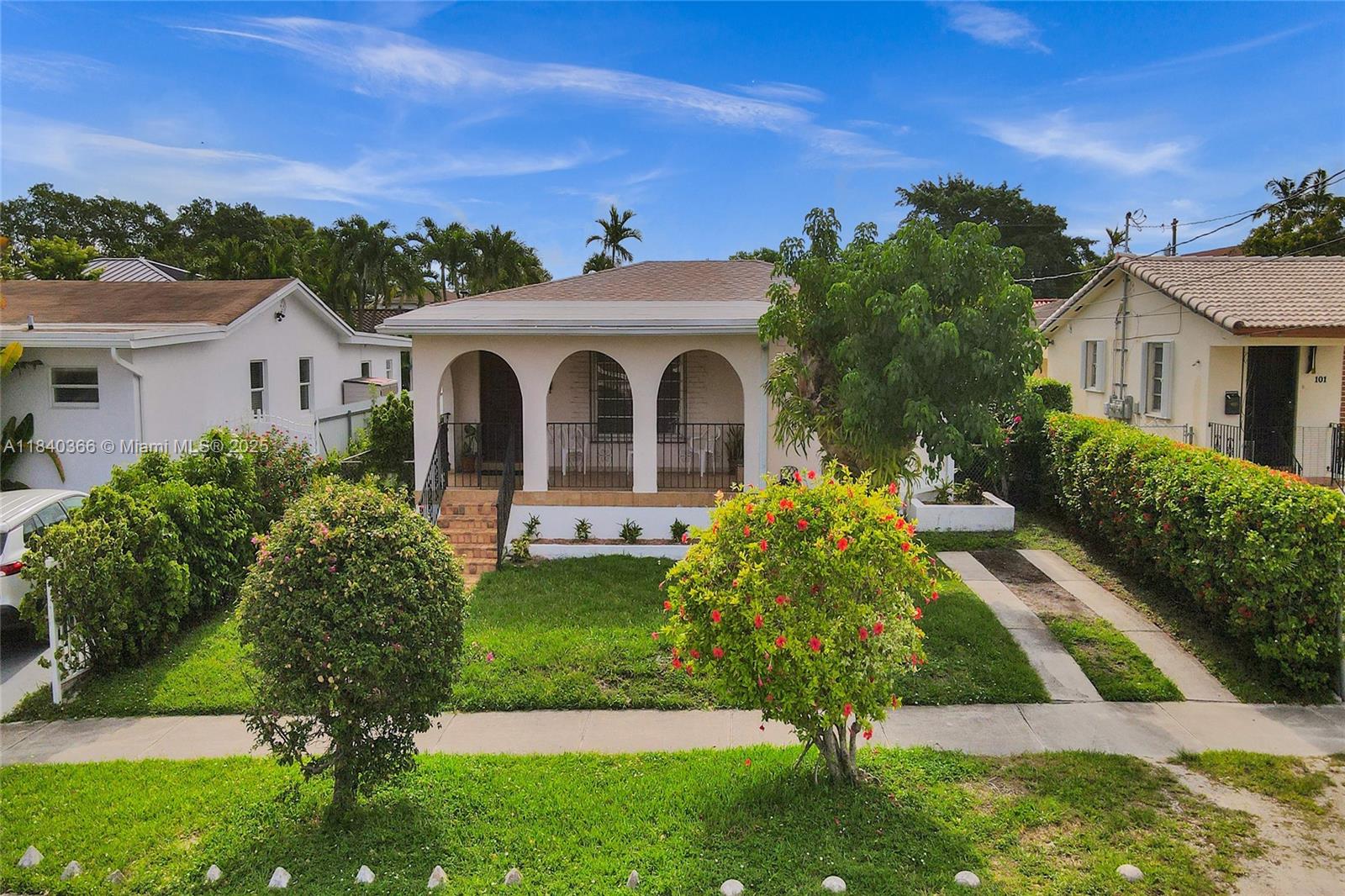 105 NW 32nd Pl