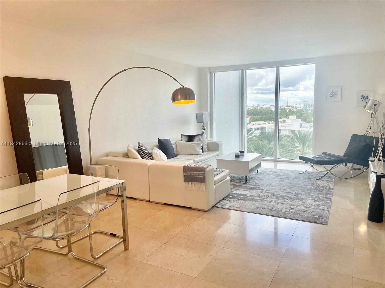 10275 Collins Ave #630