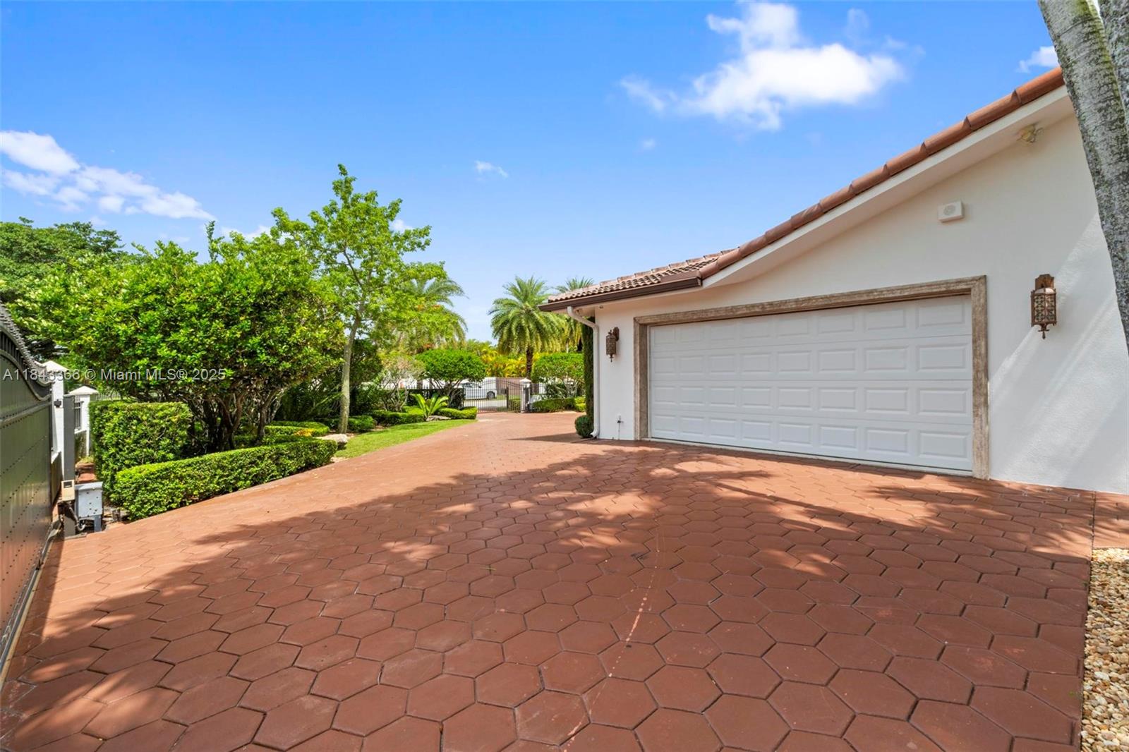 185 SW 130th Ave Miami, FL 33184