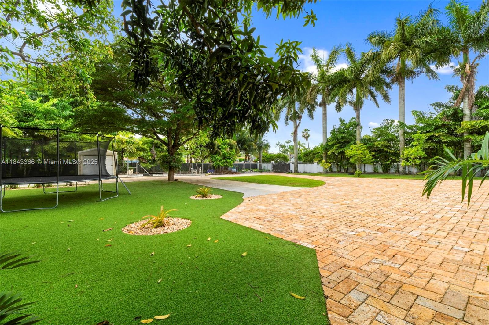 185 SW 130th Ave Miami, FL 33184