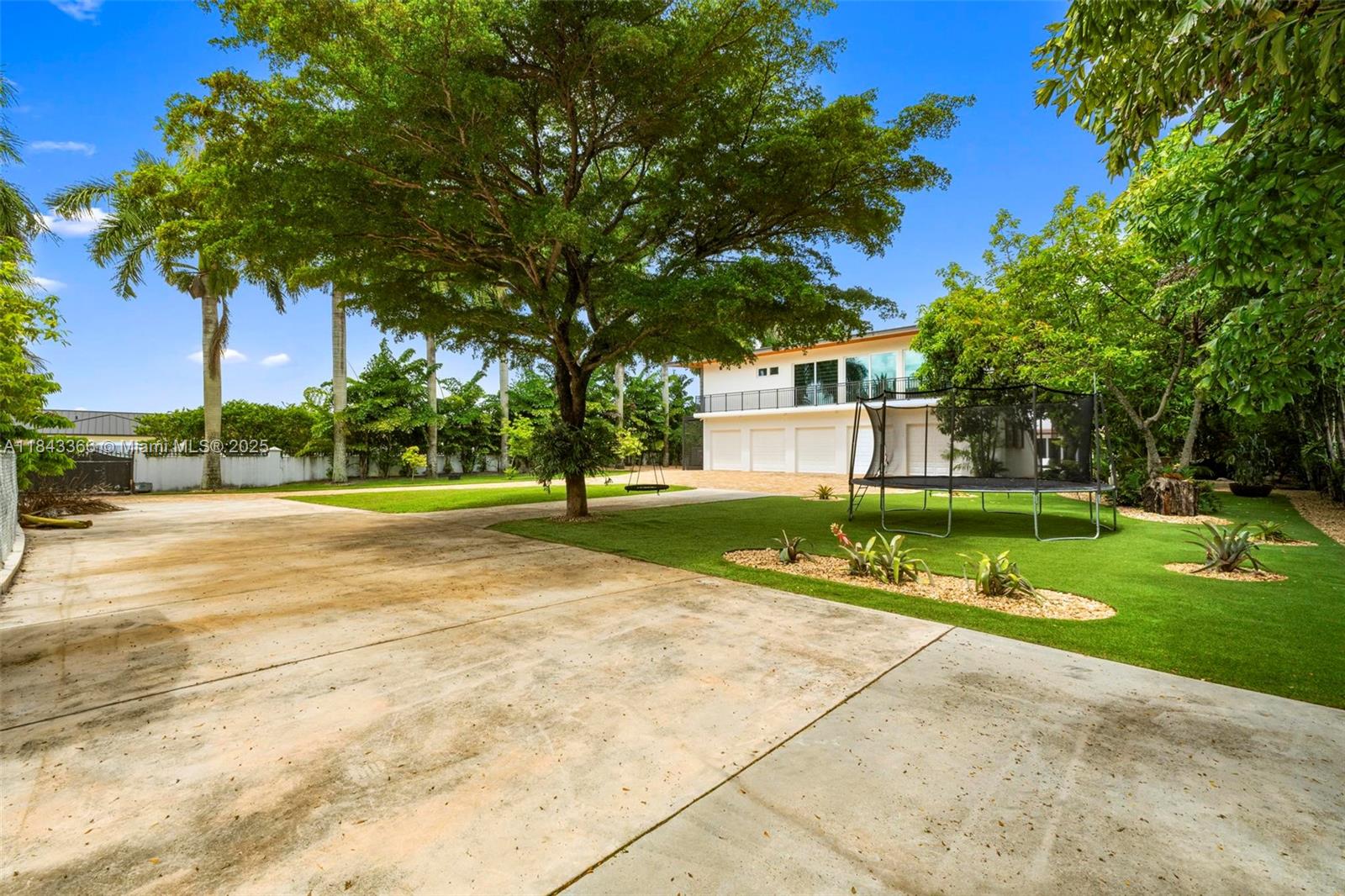 185 SW 130th Ave Miami, FL 33184