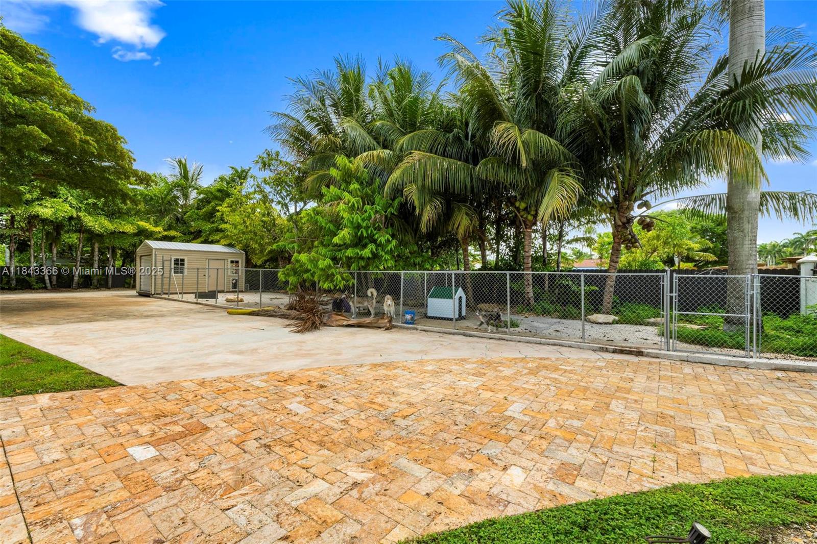 185 SW 130th Ave Miami, FL 33184