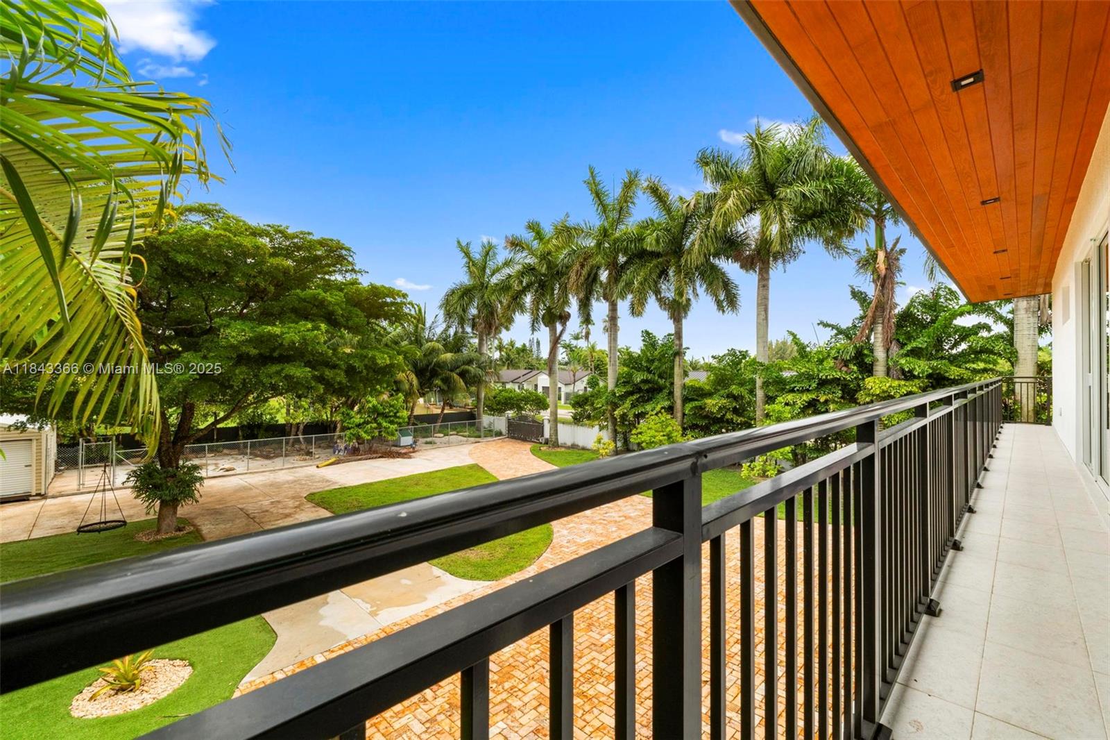 185 SW 130th Ave Miami, FL 33184