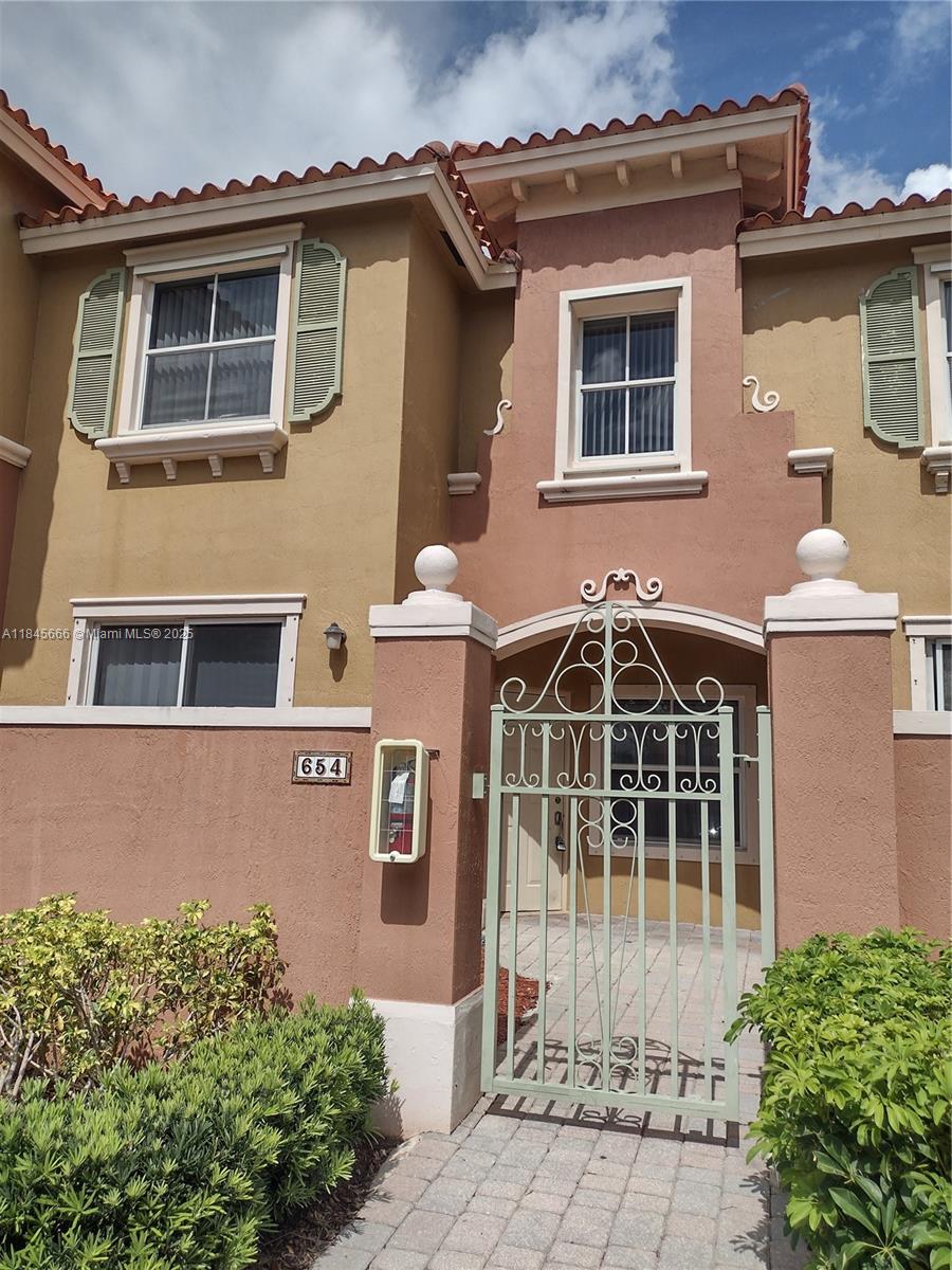 654 SW 106th Ave #1502