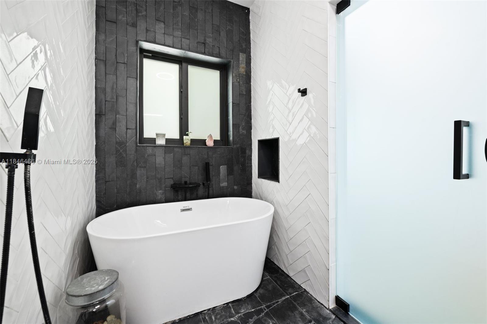 5981 NE 6th Ave Miami, FL 33137