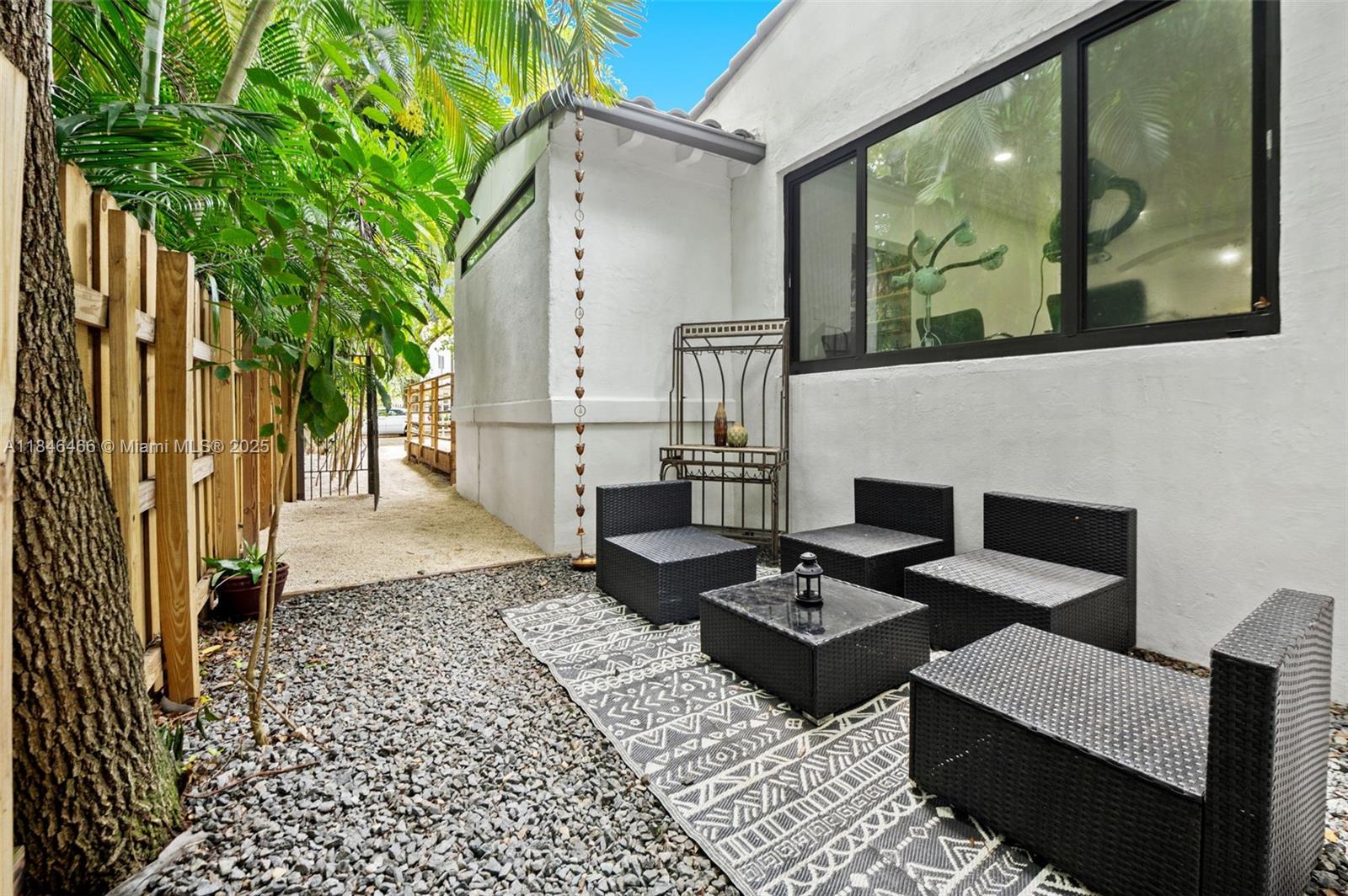 5981 NE 6th Ave Miami, FL 33137