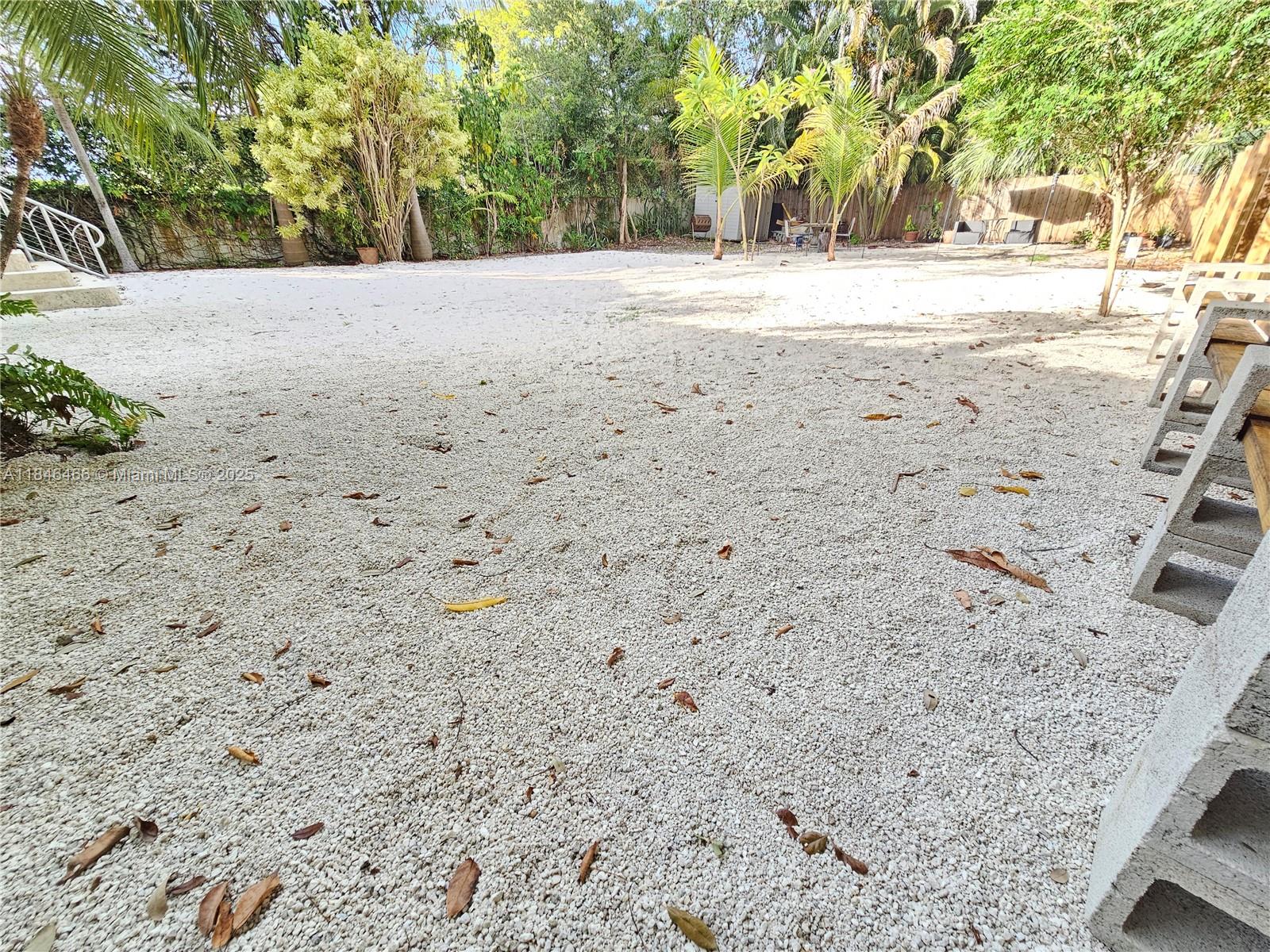 5981 NE 6th Ave Miami, FL 33137