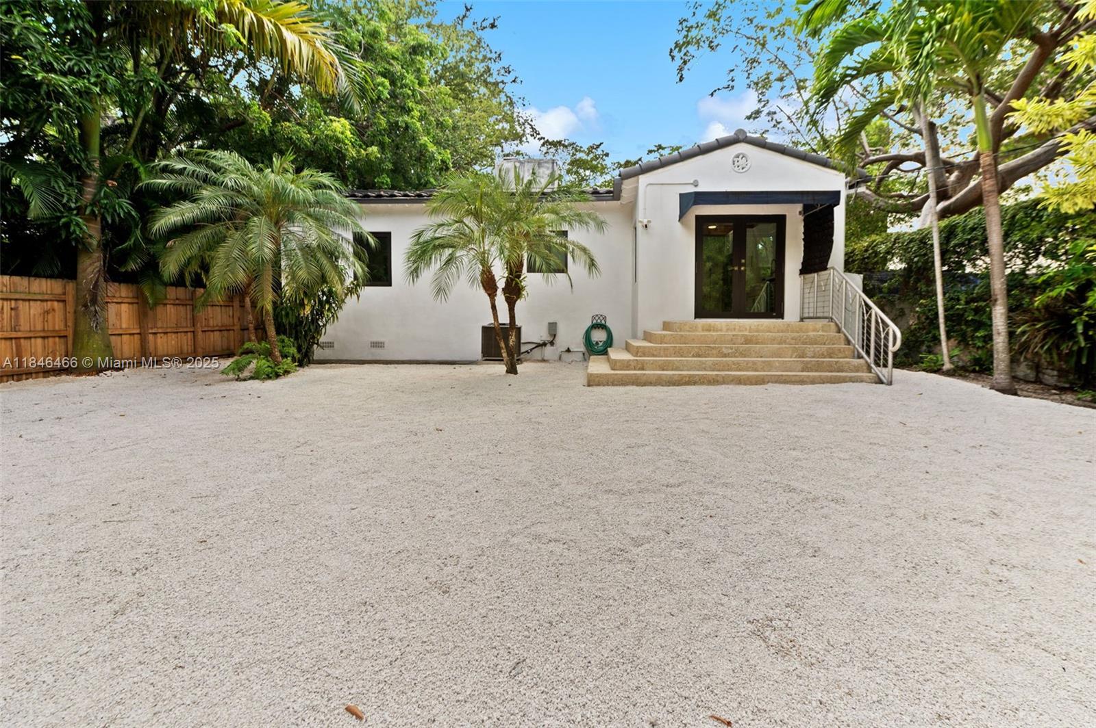 5981 NE 6th Ave Miami, FL 33137