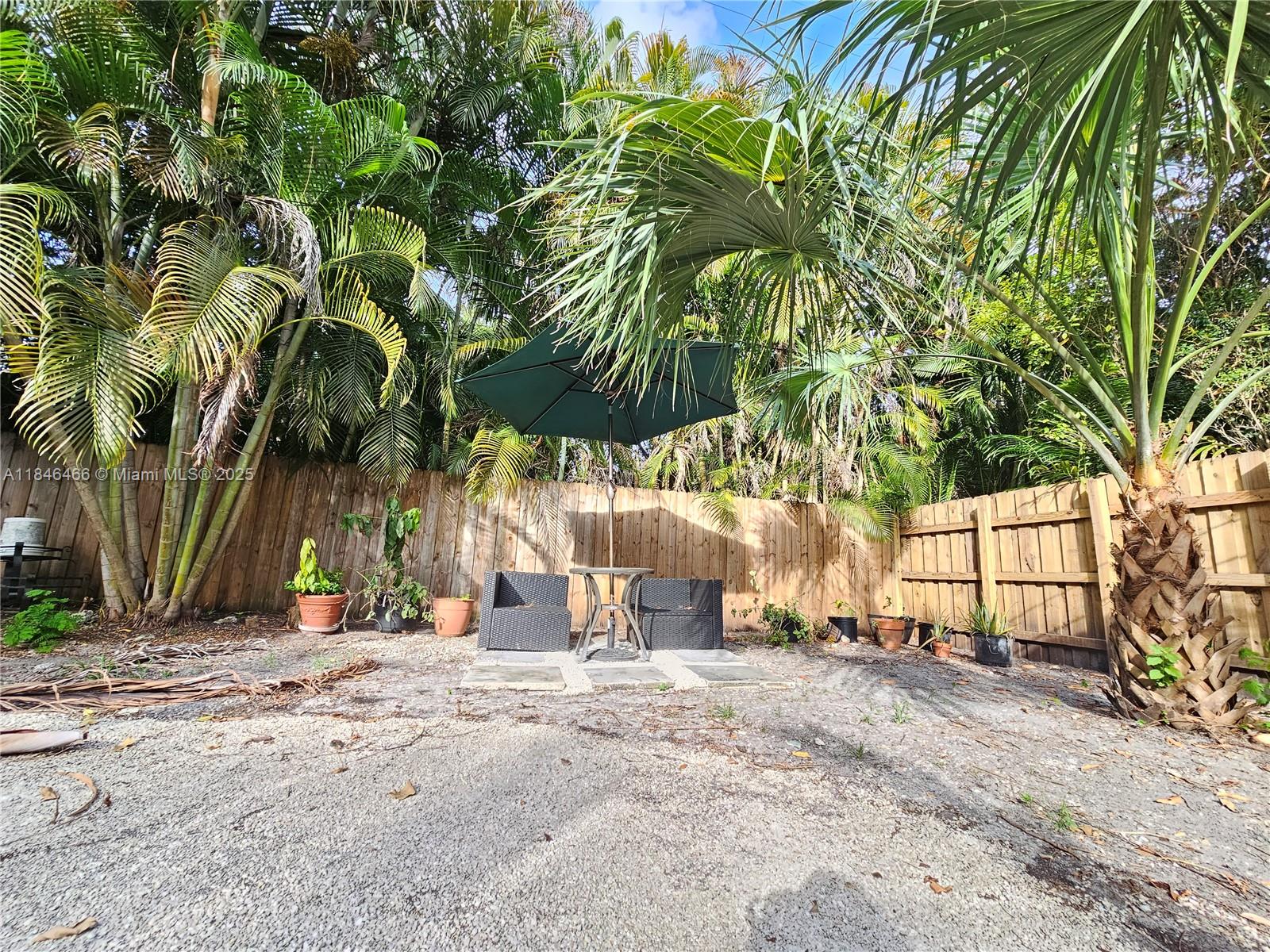 5981 NE 6th Ave Miami, FL 33137