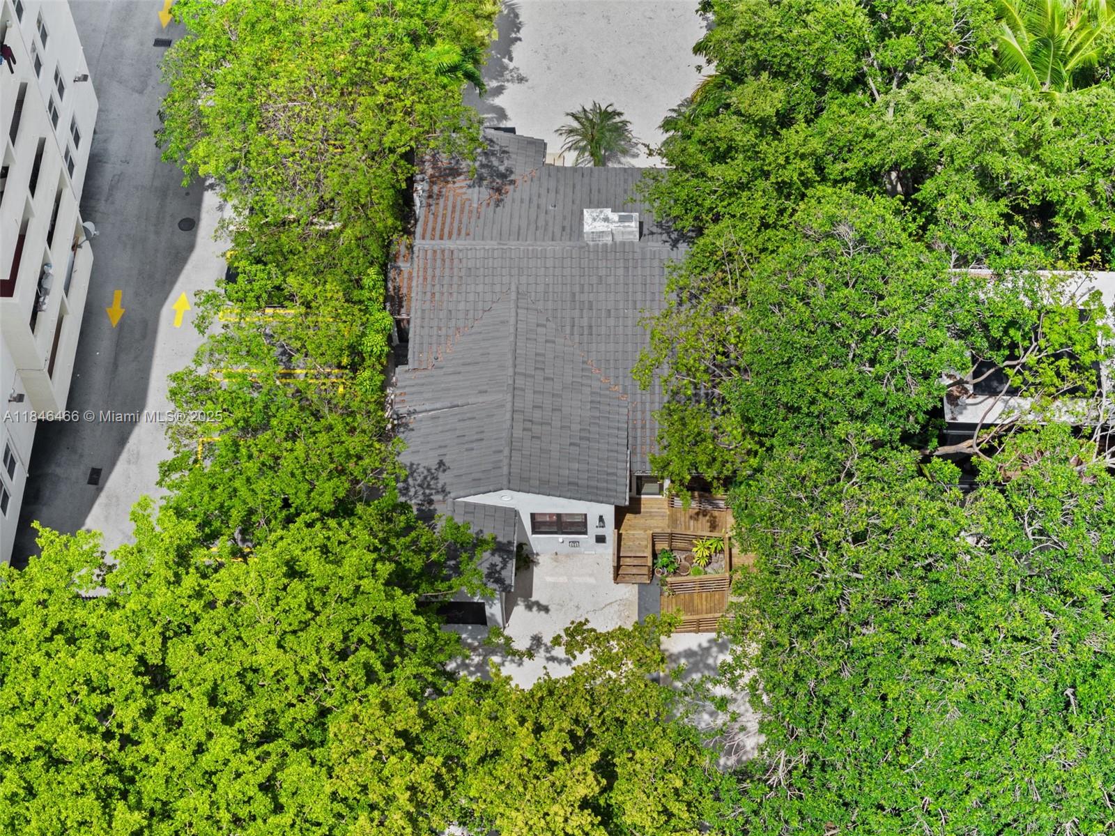 5981 NE 6th Ave Miami, FL 33137