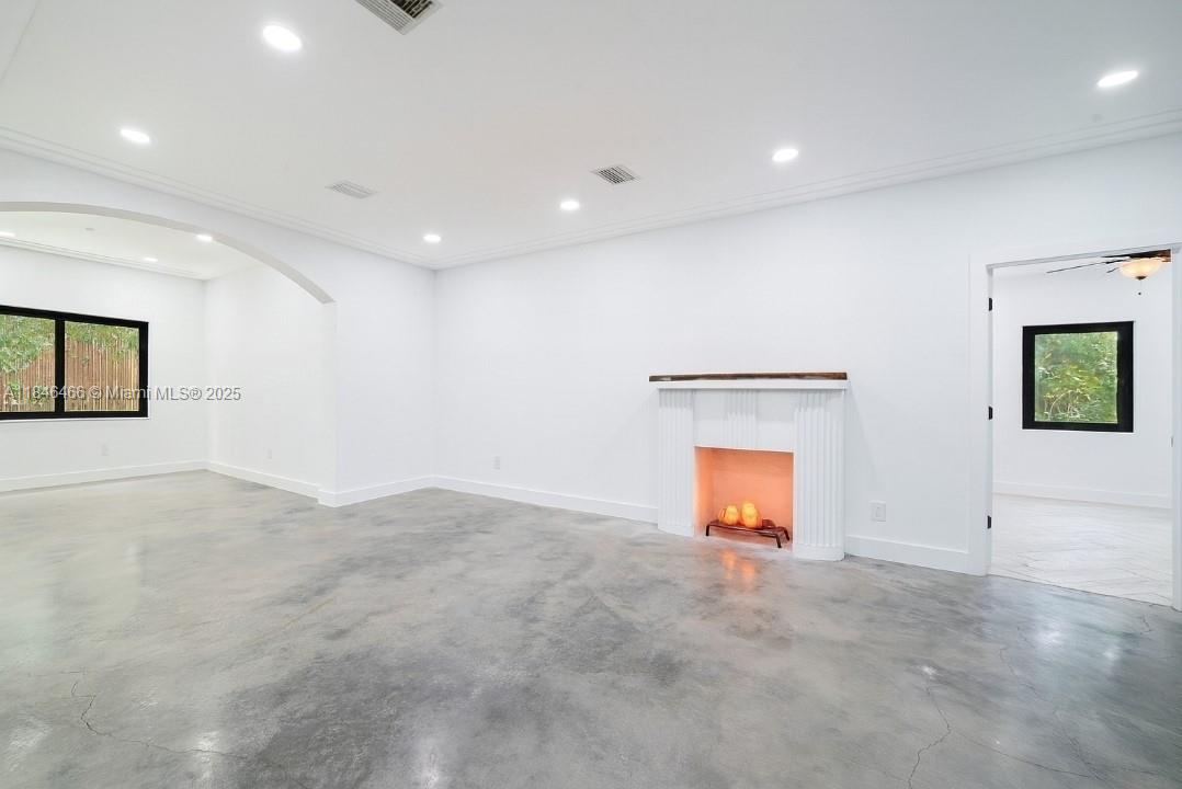 5981 NE 6th Ave Miami, FL 33137