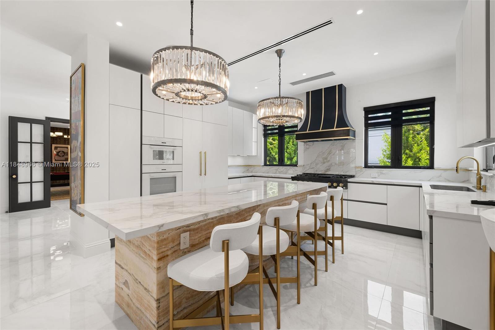 2321 N Bay Rd Miami Beach, FL 33140