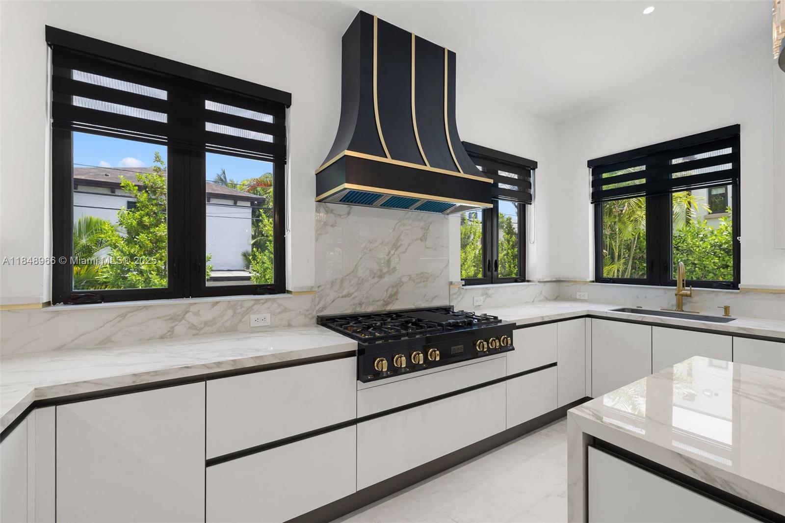 2321 N Bay Rd Miami Beach, FL 33140