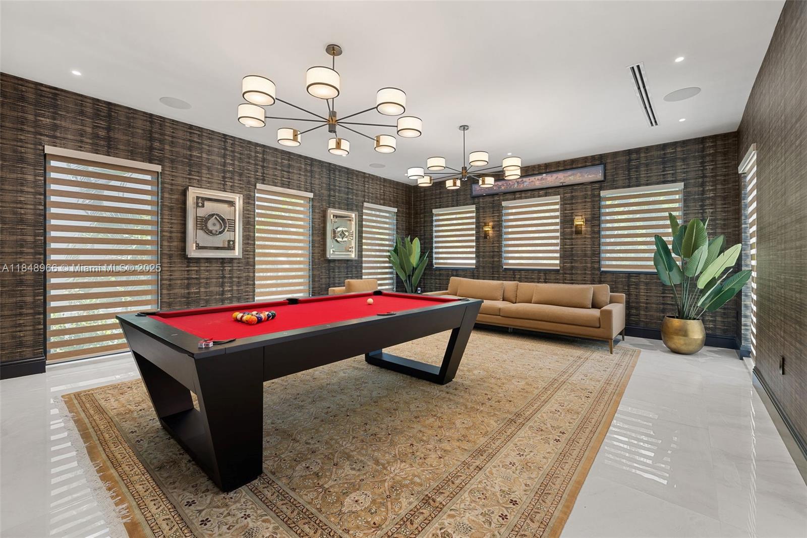 2321 N Bay Rd Miami Beach, FL 33140