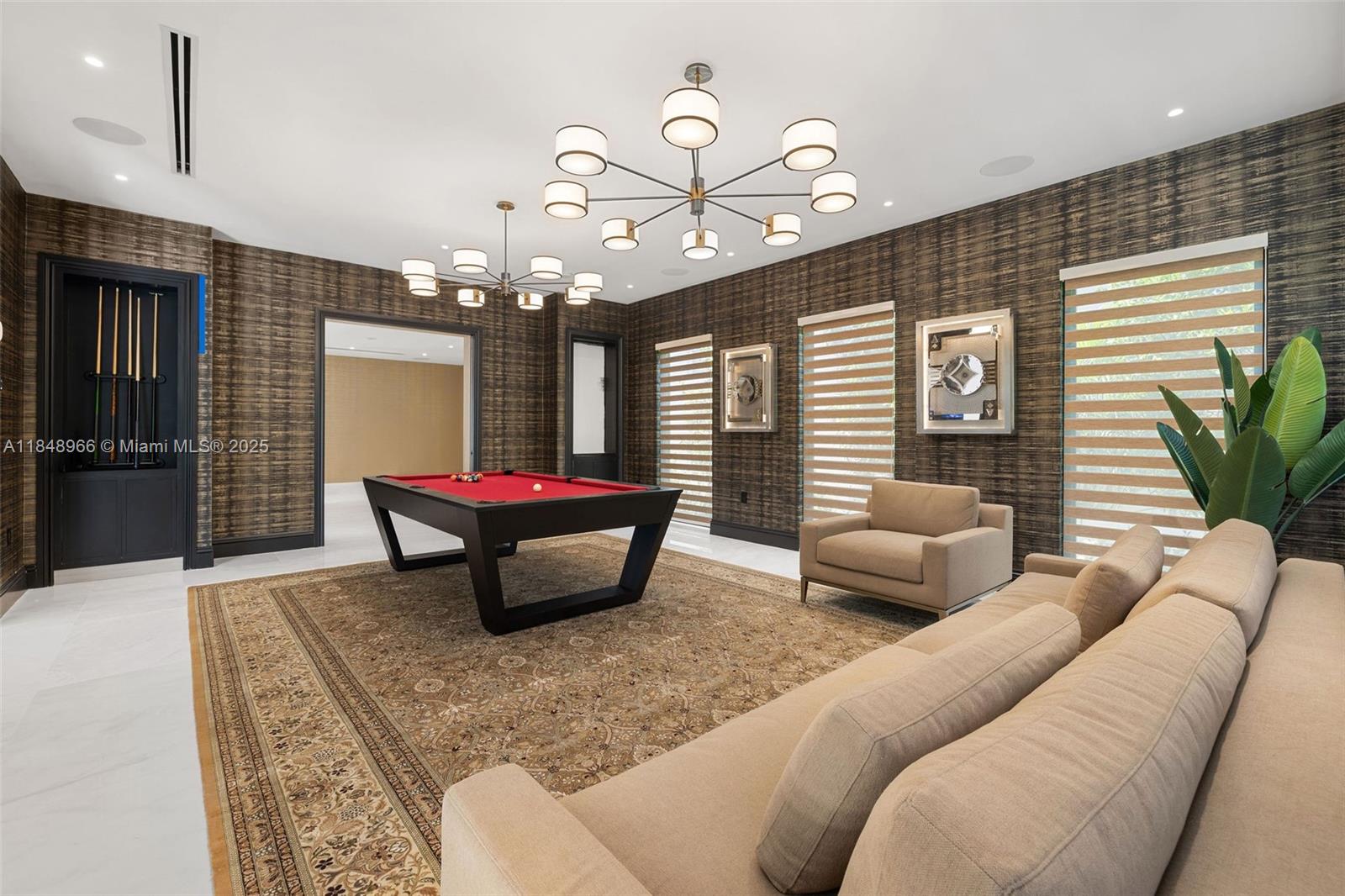 2321 N Bay Rd Miami Beach, FL 33140