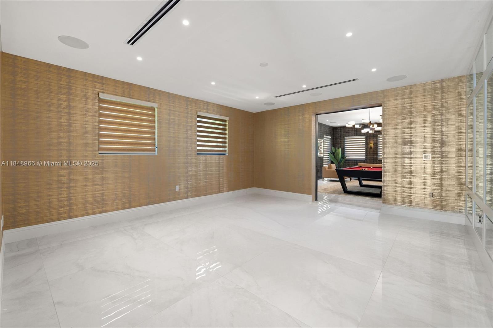 2321 N Bay Rd Miami Beach, FL 33140