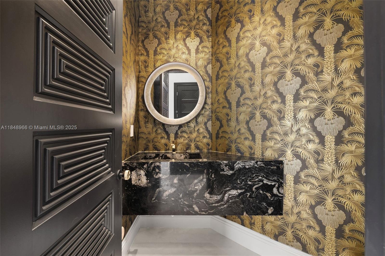 2321 N Bay Rd Miami Beach, FL 33140