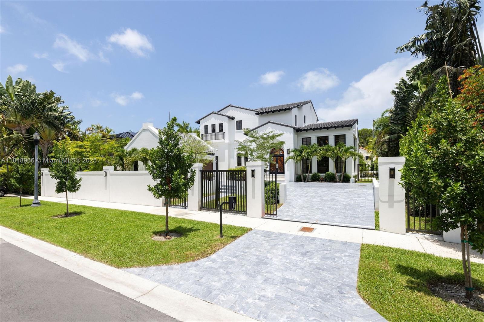 2321 N Bay Rd Miami Beach, FL 33140