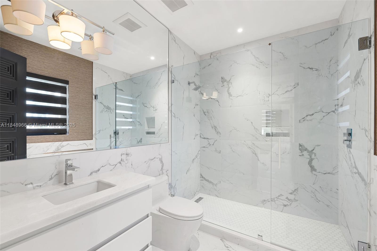 2321 N Bay Rd Miami Beach, FL 33140