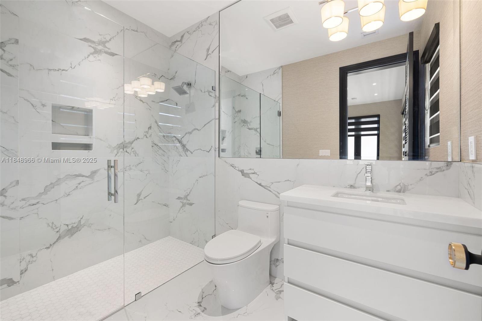 2321 N Bay Rd Miami Beach, FL 33140