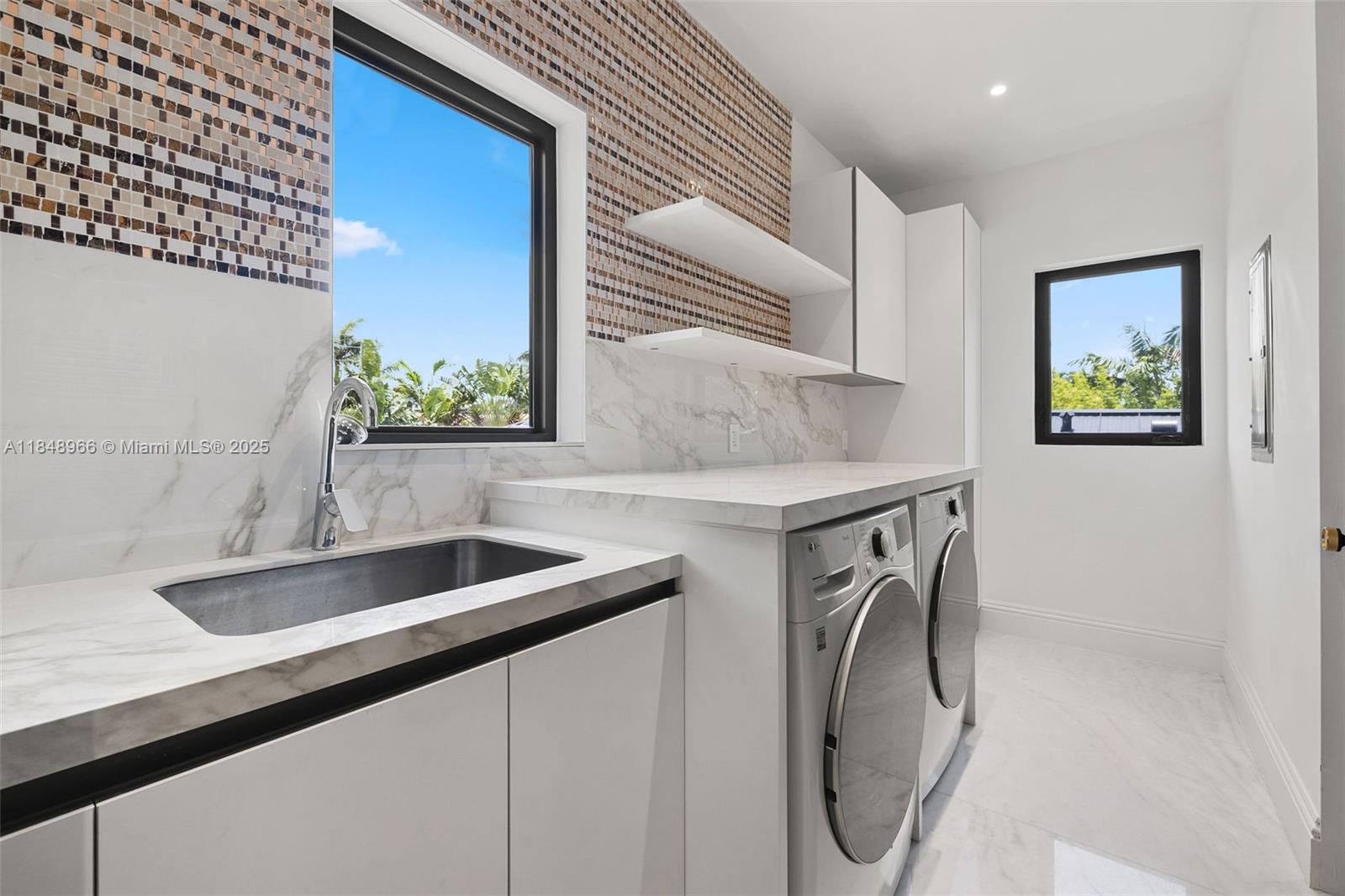 2321 N Bay Rd Miami Beach, FL 33140