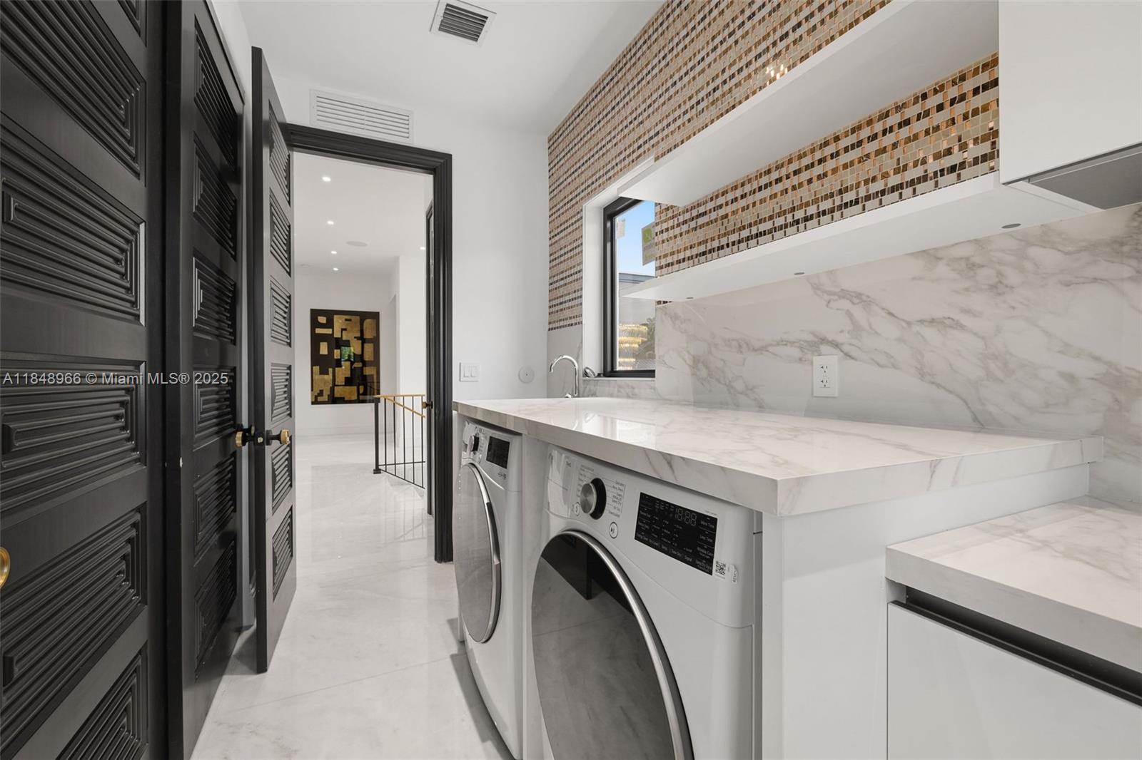 2321 N Bay Rd Miami Beach, FL 33140