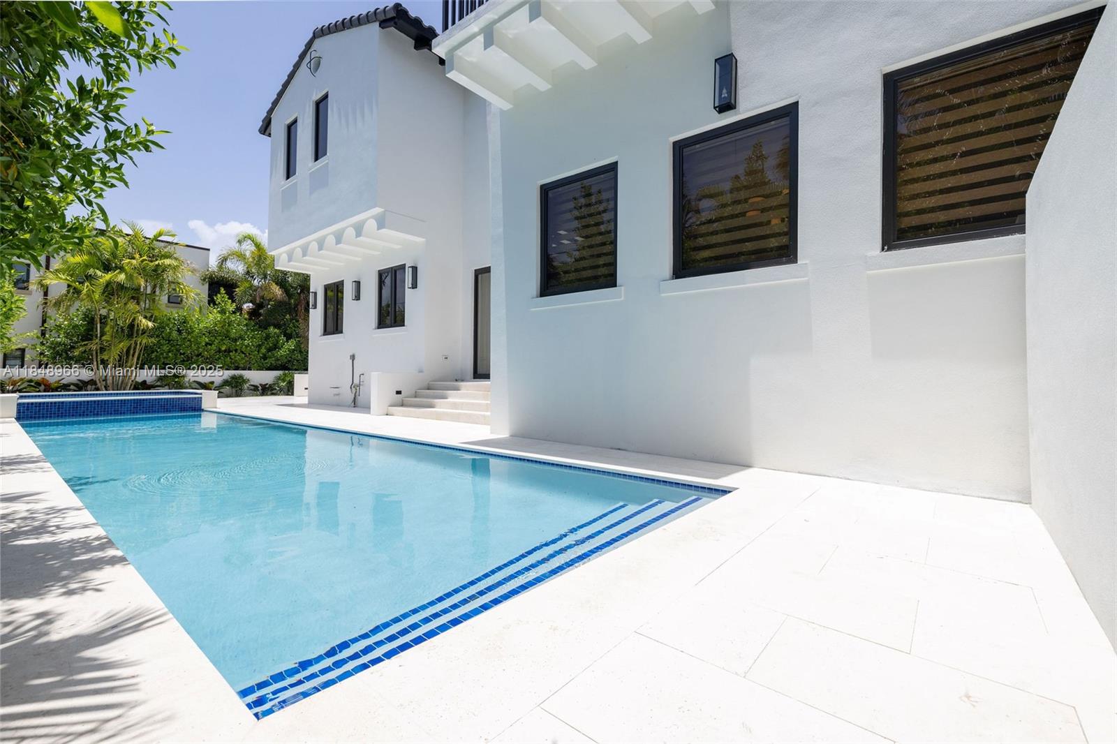 2321 N Bay Rd Miami Beach, FL 33140