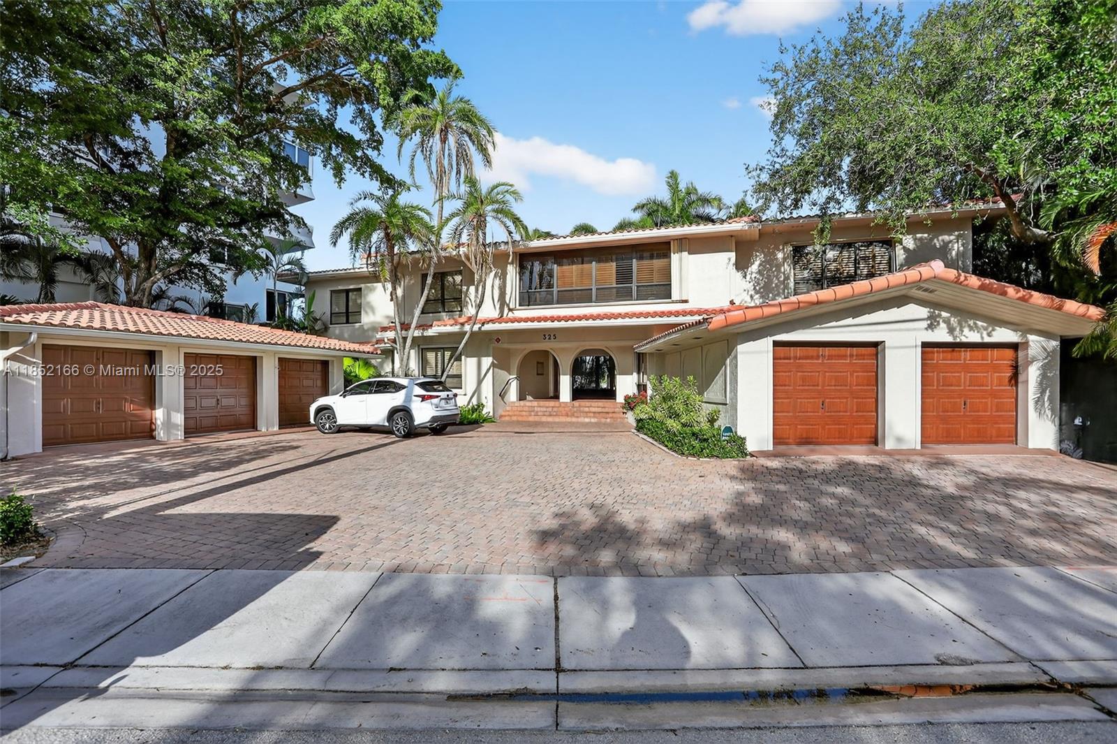 325 Sunset Dr #B