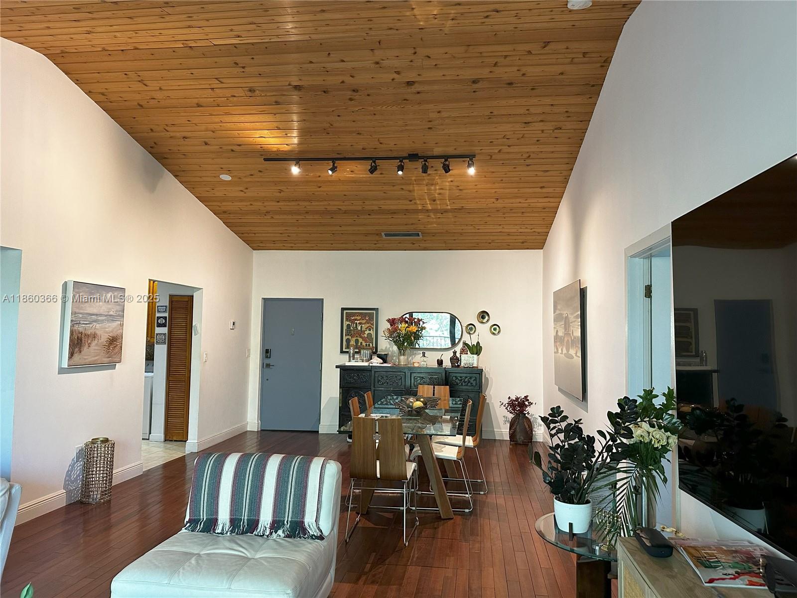 55 Ocean Ln Dr #4020 Key Biscayne, FL 33149