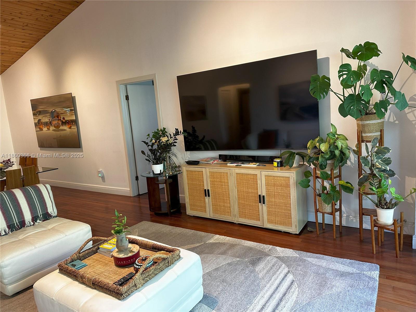 55 Ocean Ln Dr #4020 Key Biscayne, FL 33149