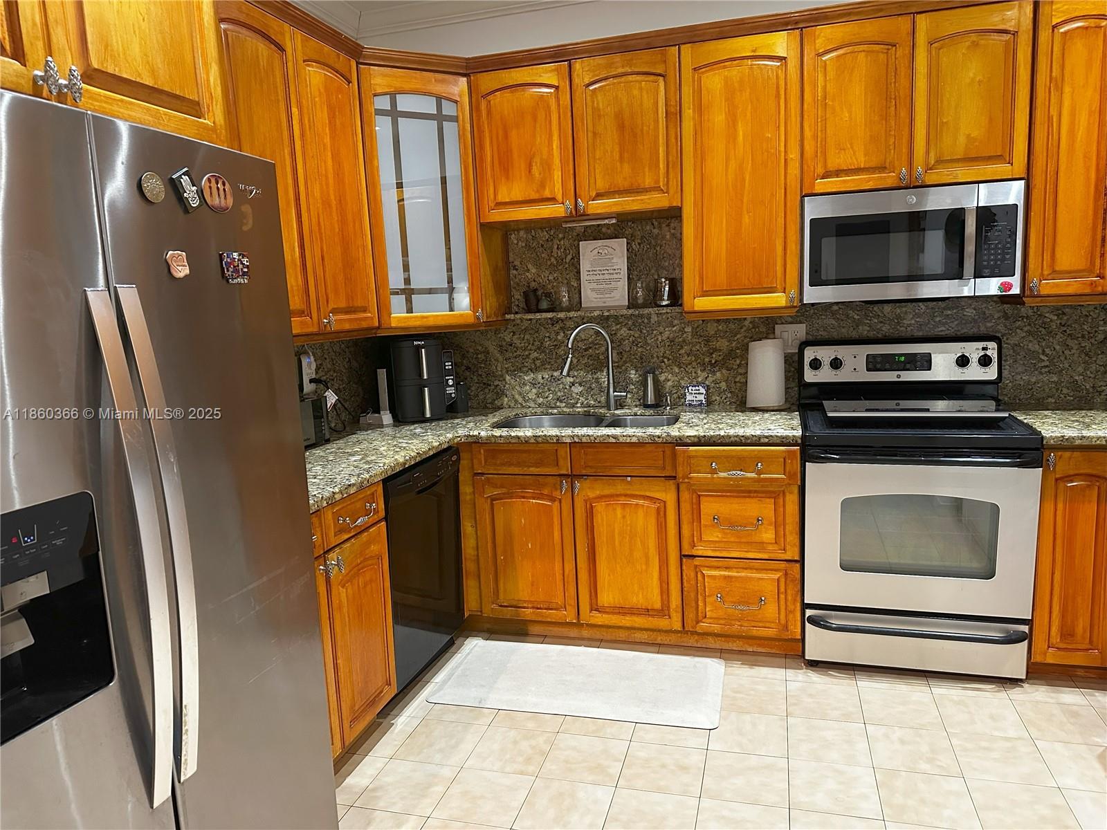 55 Ocean Ln Dr #4020 Key Biscayne, FL 33149