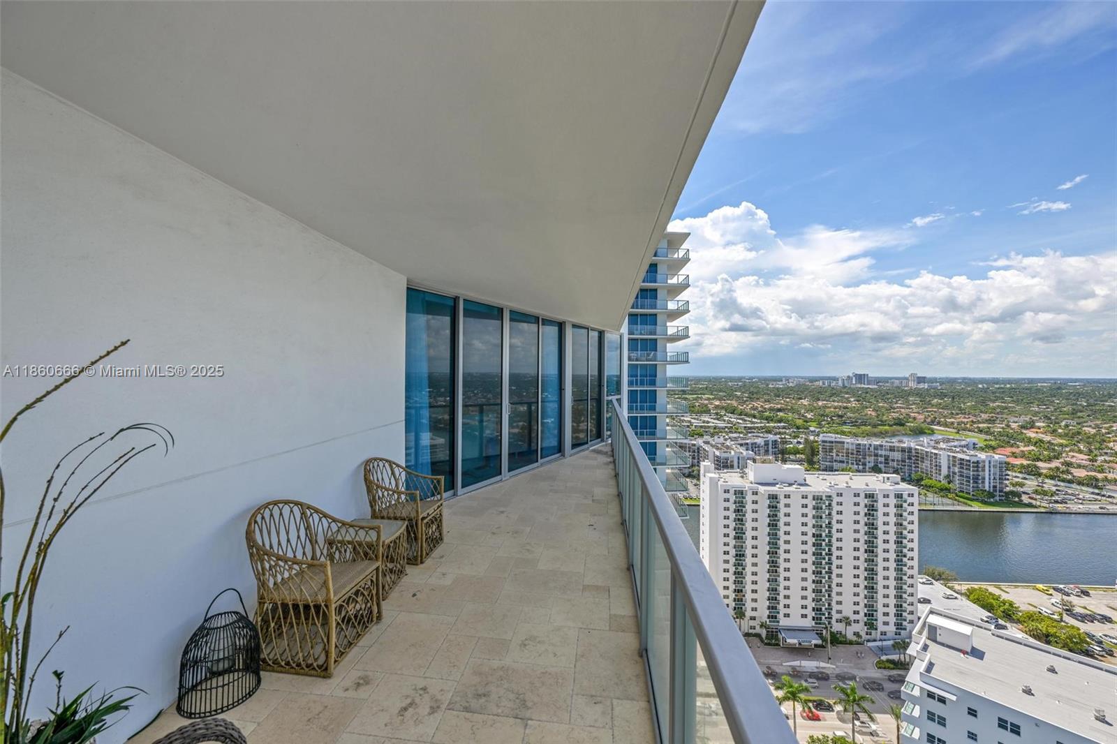 3101 S Ocean Dr #2807 Hollywood, FL 33019