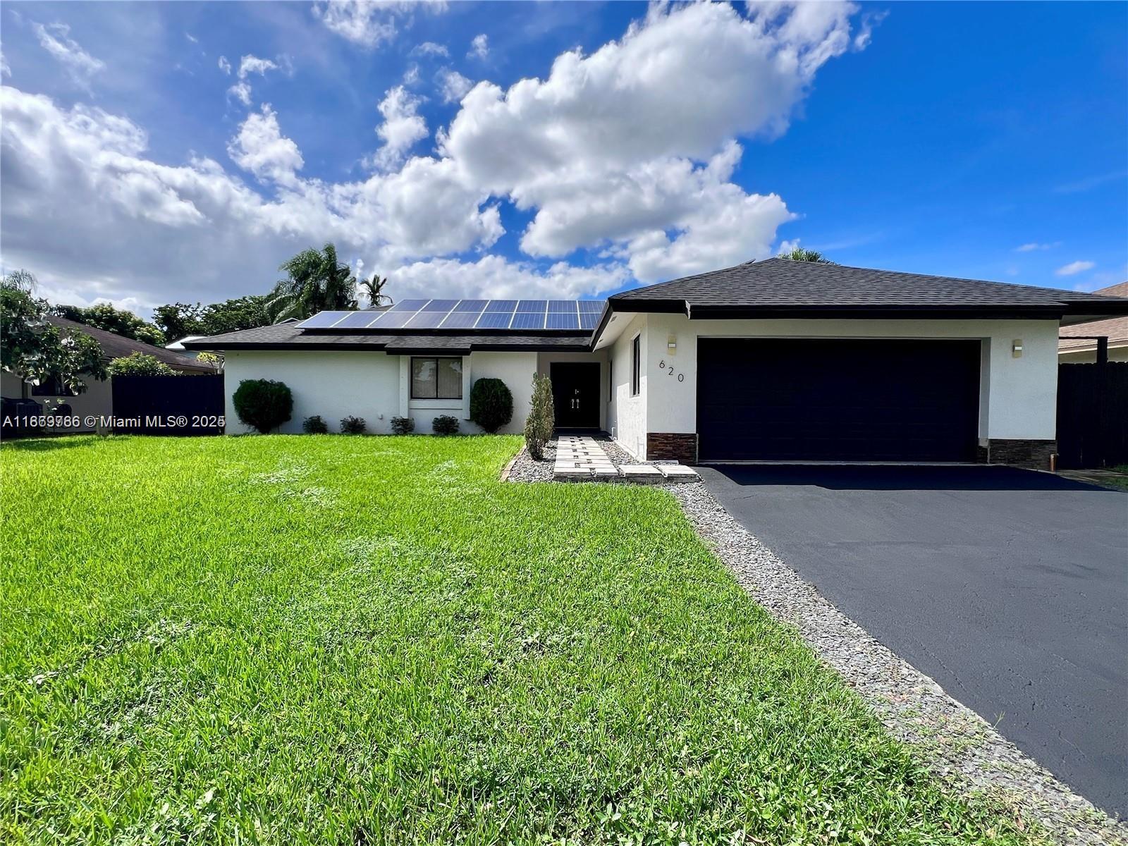 620 SW 98th Ter
