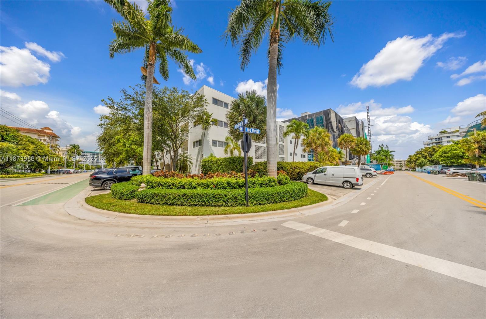 10001 W Bay Hbr Dr #404