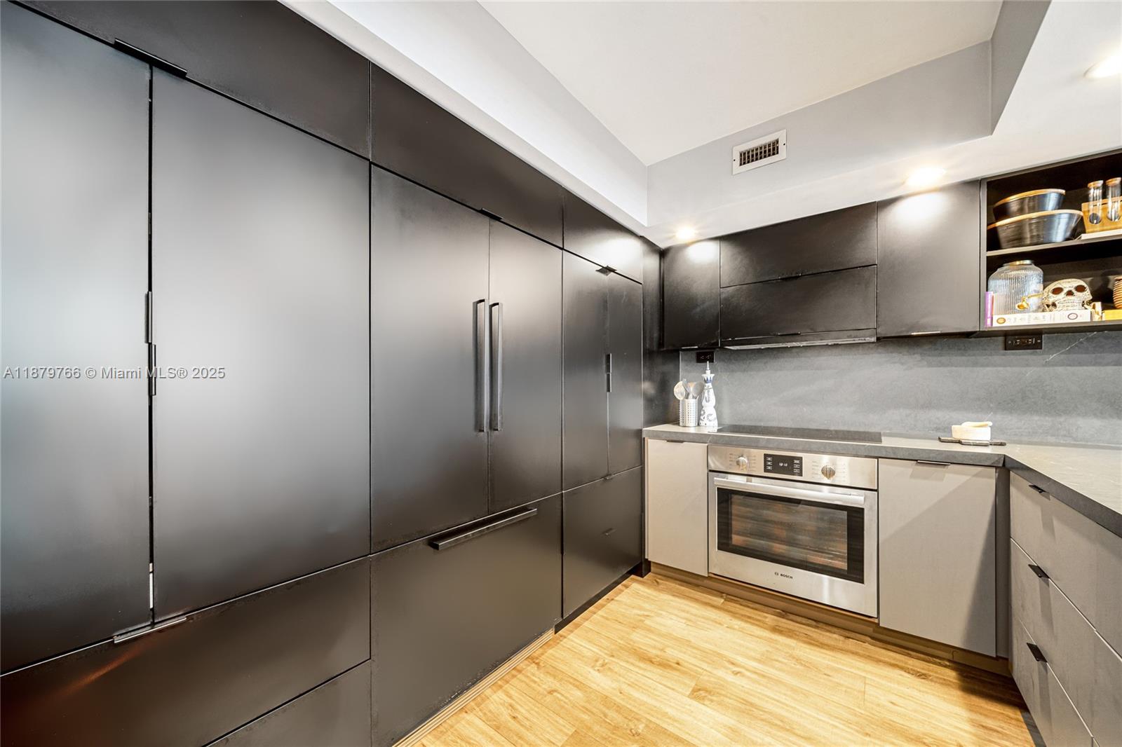 5600 Collins Ave #12E Miami Beach, FL 33140