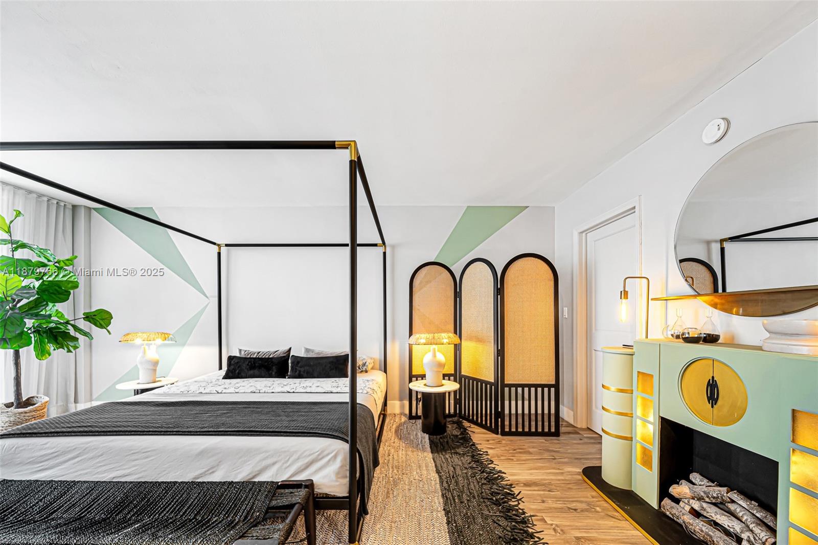 5600 Collins Ave #12E Miami Beach, FL 33140