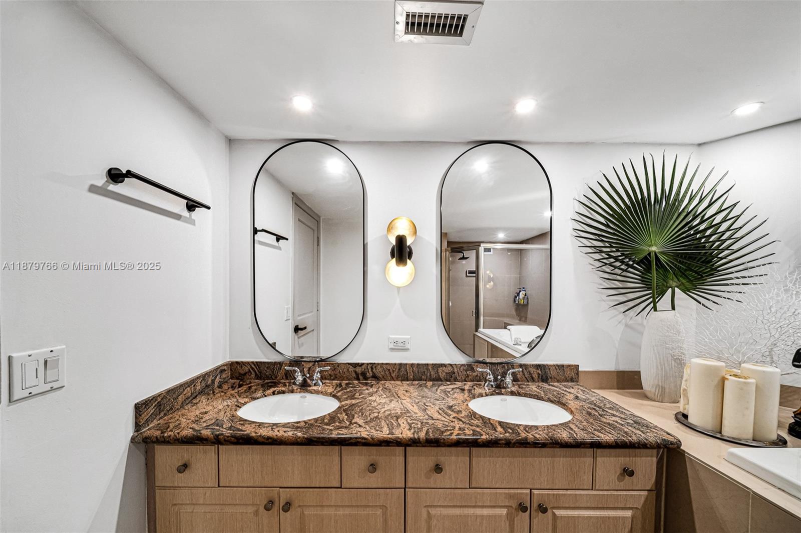 5600 Collins Ave #12E Miami Beach, FL 33140