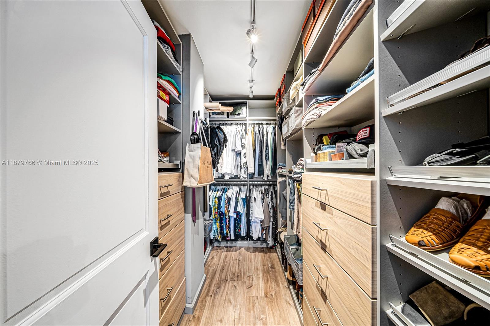 5600 Collins Ave #12E Miami Beach, FL 33140