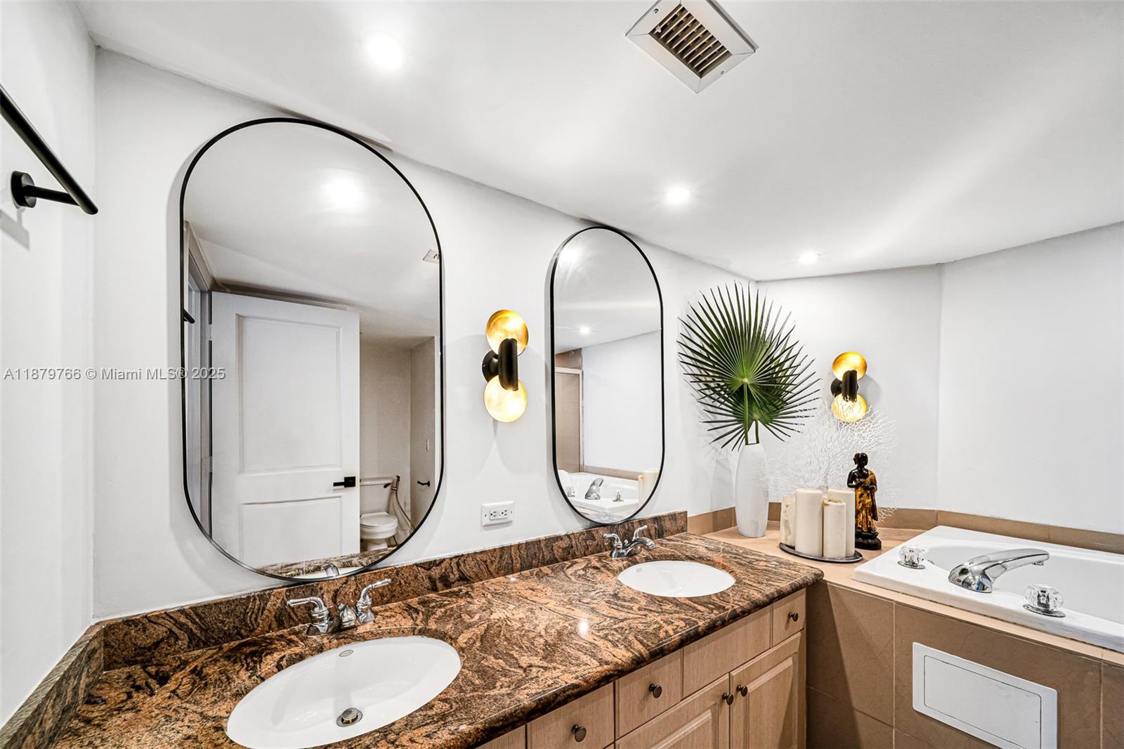 5600 Collins Ave #12E Miami Beach, FL 33140