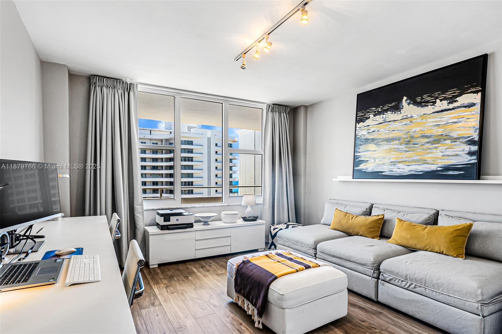 5600 Collins Ave #12E Miami Beach, FL 33140