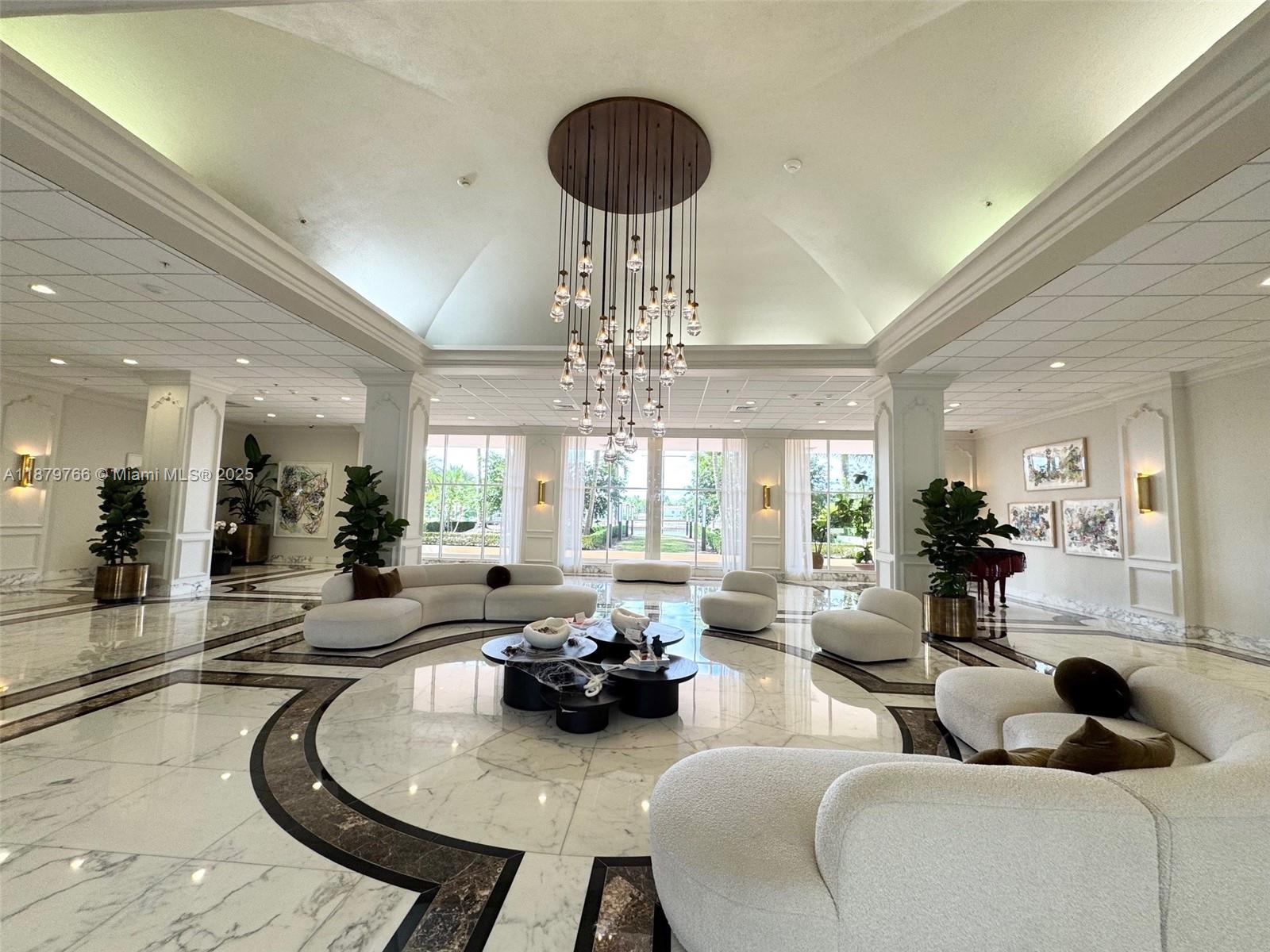 5600 Collins Ave #12E Miami Beach, FL 33140