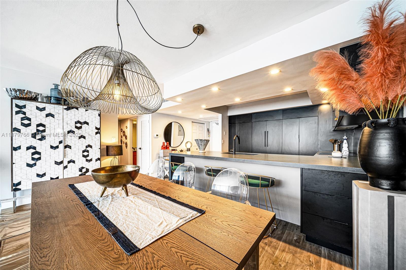 5600 Collins Ave #12E Miami Beach, FL 33140